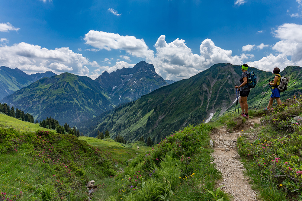 Frau Bergschön Kleinwalsertal Derratal Alpe Tour